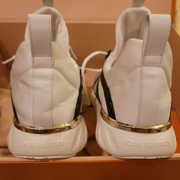 Louis VUITTON SNEAKERS WHITE MONOGRAM TEXTILE & MONOGRAM SIZE 41=11 US - Picture 15 of 17